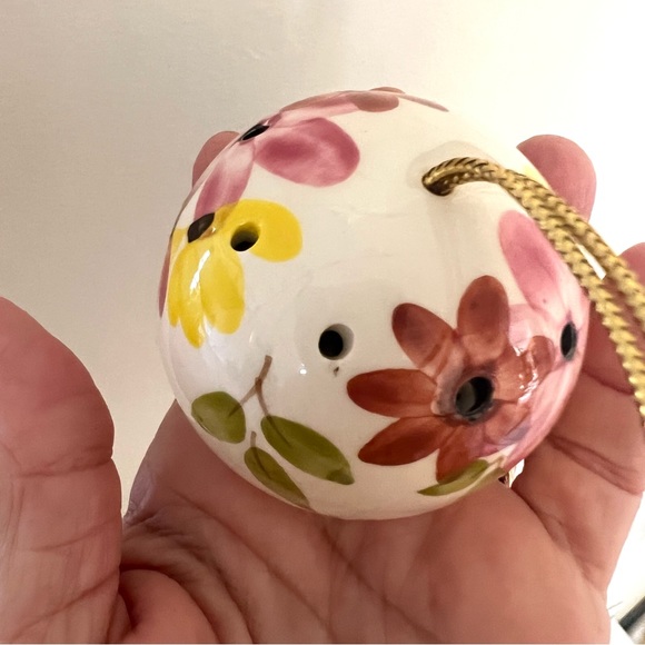 Toni Raymond Pottery vintage floral handmade pomander with gold string - Picture 4 of 8